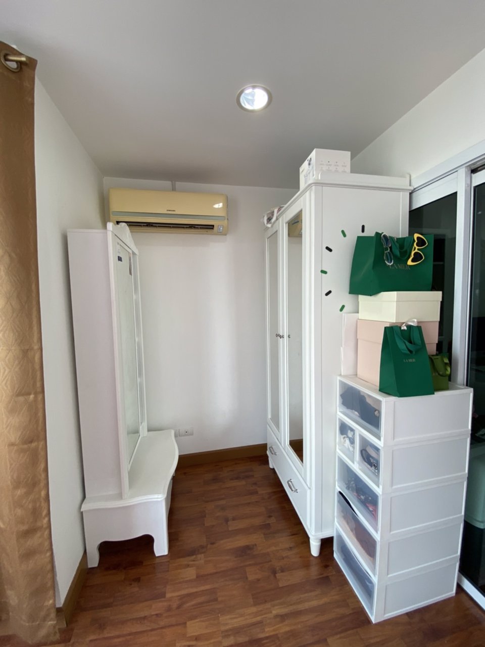 ขายคอนโด-แบงค์คอกฮอไรซอน-31-ตรม-ห้องสวยพร้อมเฟอร์-ทำเลดีใกล้เดอะมอลล์บางกะปิ