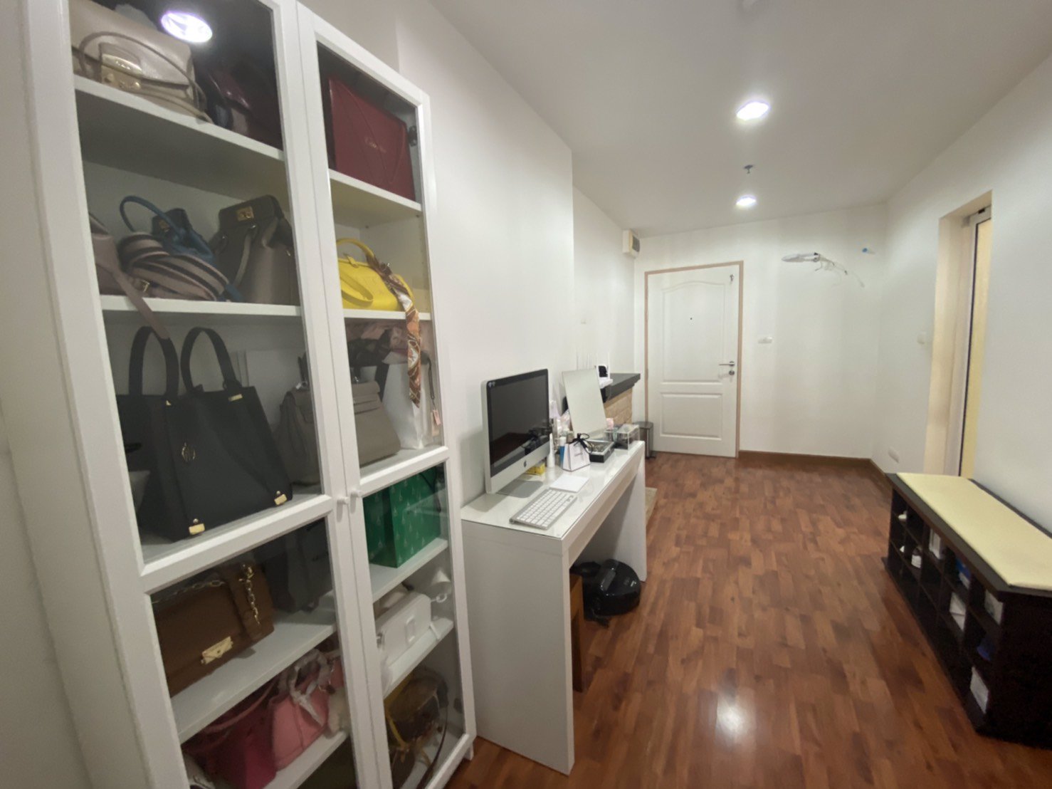 ขายคอนโด-แบงค์คอกฮอไรซอน-31-ตรม-ห้องสวยพร้อมเฟอร์-ทำเลดีใกล้เดอะมอลล์บางกะปิ