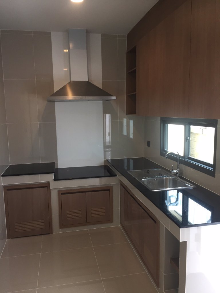 new-house-for-rent-sethasiri-krungthep-kreetha-185-sqm-75-sqwa-4-bedroom-3-bathroom-081-906860