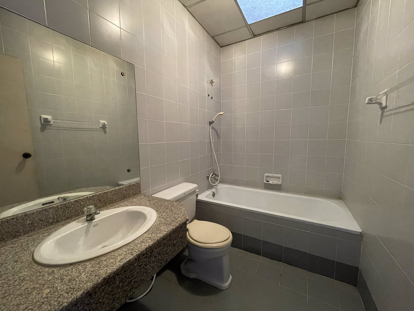 ขายทาวน์เฮาส์-พุทธชาด-บางบัวทอง-โซนหน้าโครงการ-หลังสุดท้าย