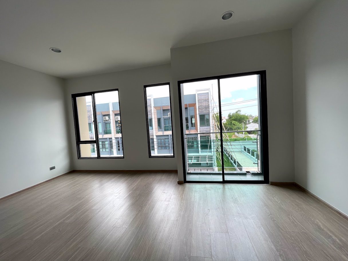 ขายถูก-หลังสุดท้าย-the-vision-ลาดพร้าว-นวมินทร์-ทาวน์โฮม-หลังมุม-หน้ากว้าง-4-นอน-4-น้ำ