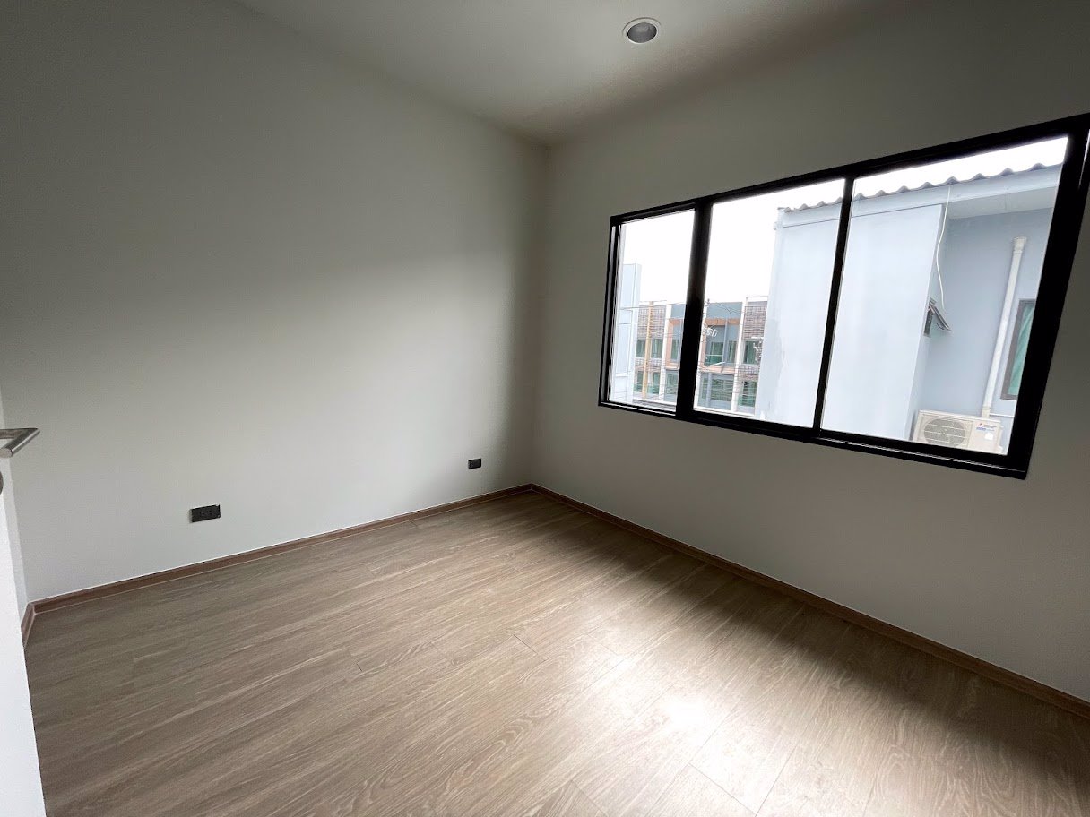 ขายถูก-หลังสุดท้าย-the-vision-ลาดพร้าว-นวมินทร์-ทาวน์โฮม-หลังมุม-หน้ากว้าง-4-นอน-4-น้ำ