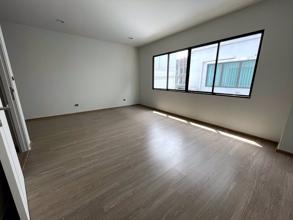 ขายถูก-หลังสุดท้าย-the-vision-ลาดพร้าว-นวมินทร์-ทาวน์โฮม-หลังมุม-หน้ากว้าง-4-นอน-4-น้ำ