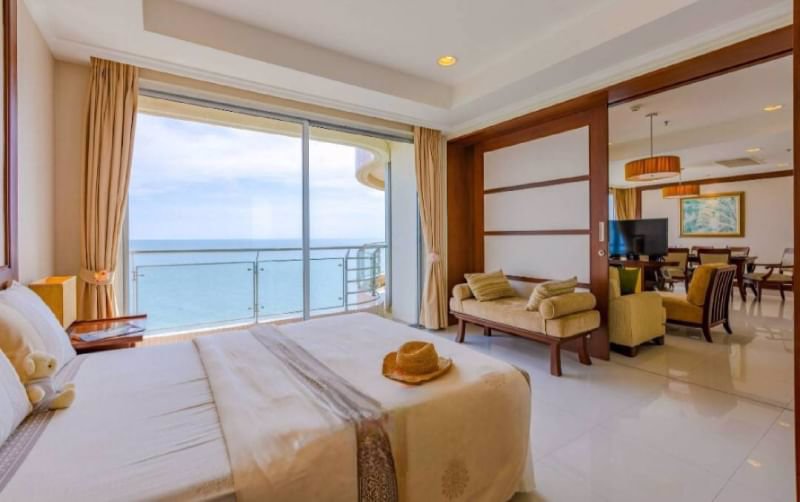 ขายคอนโดหรูติดชายทะล-ลองบิช-ชะอำ-สำหรับเป็นที่อยู่อาศัยหรือเป็นบ้านพักตากอากาศ