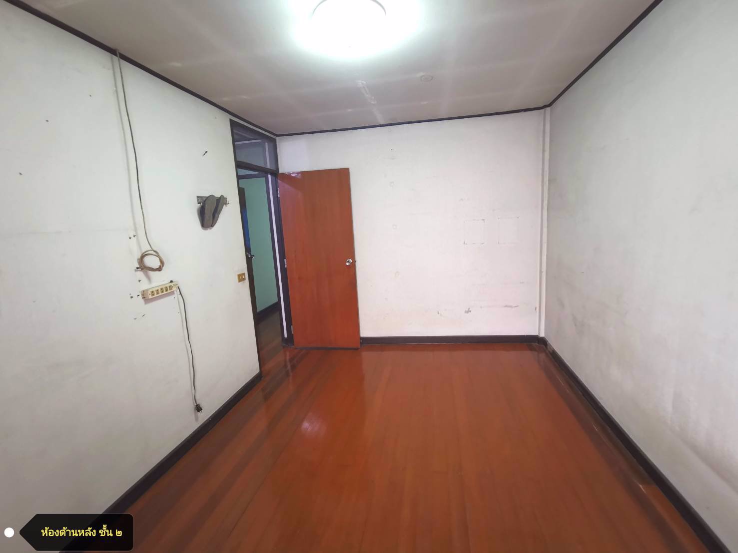 ขายทาวน์เฮ้าส์-หมู่บ้านนิชดา-ถนนสุขาประชาสรร-2-ซอยวัดกู้-135-ล้านบาท