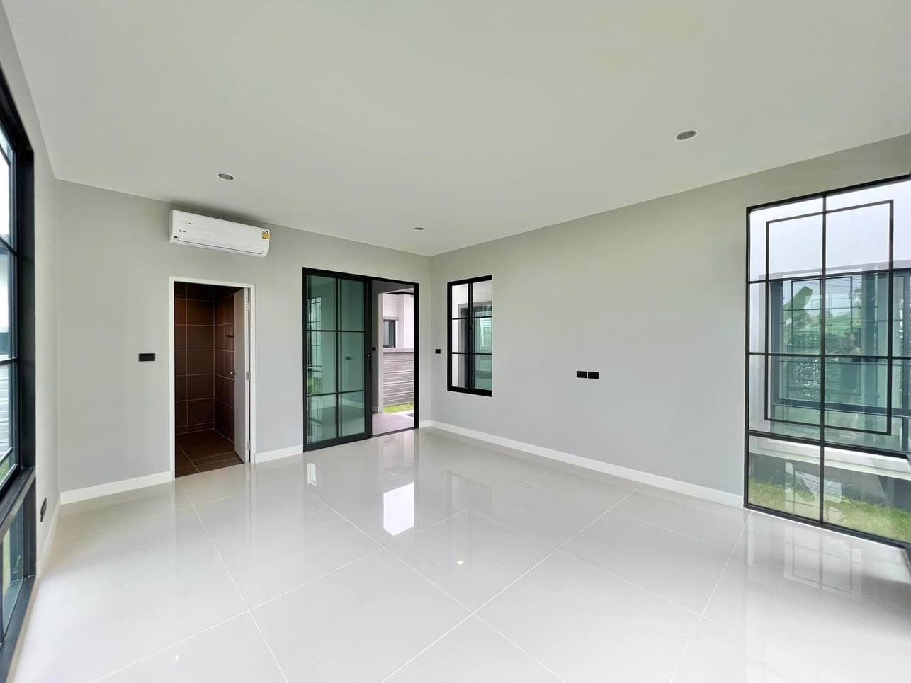 ขายบ้านเดี่ยว-แปลงมุม-ติดคลับเฮาส์ริมน้ำ-บรรยากาศดี-โครงการใหม่หมู่บ้านเศรษฐสิริ-พระราม-5