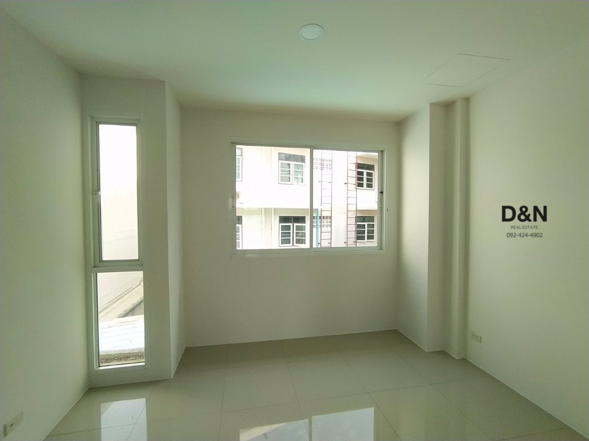 ขาย-ทาวน์โฮม-ใจกลางมหาชัย-ติด300ห้อง-สภาพใหม่มือ1-ใกล้ถนนเอกชัย