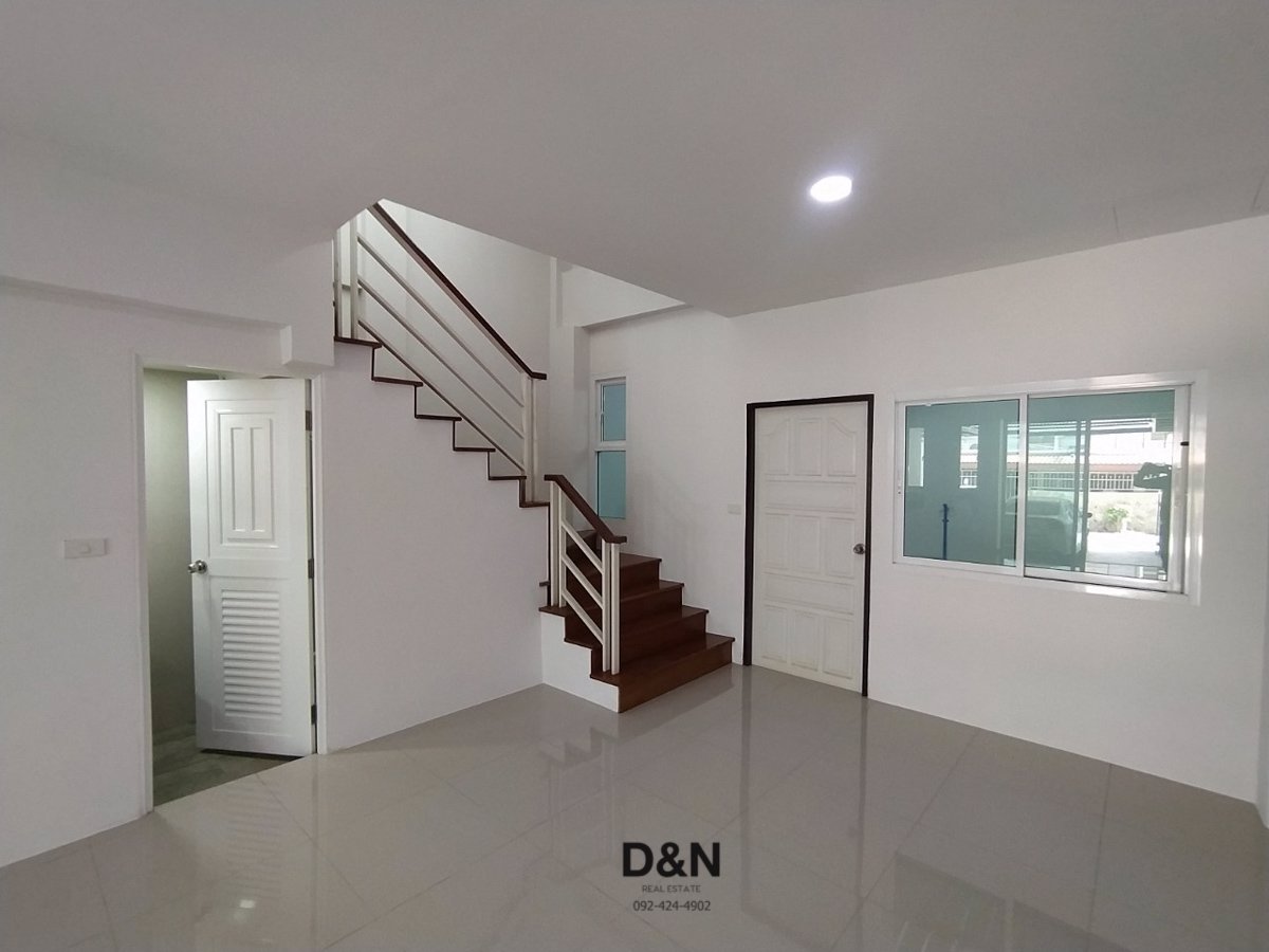 ขาย-ทาวน์โฮม-ใจกลางมหาชัย-ติด300ห้อง-สภาพใหม่มือ1-ใกล้ถนนเอกชัย