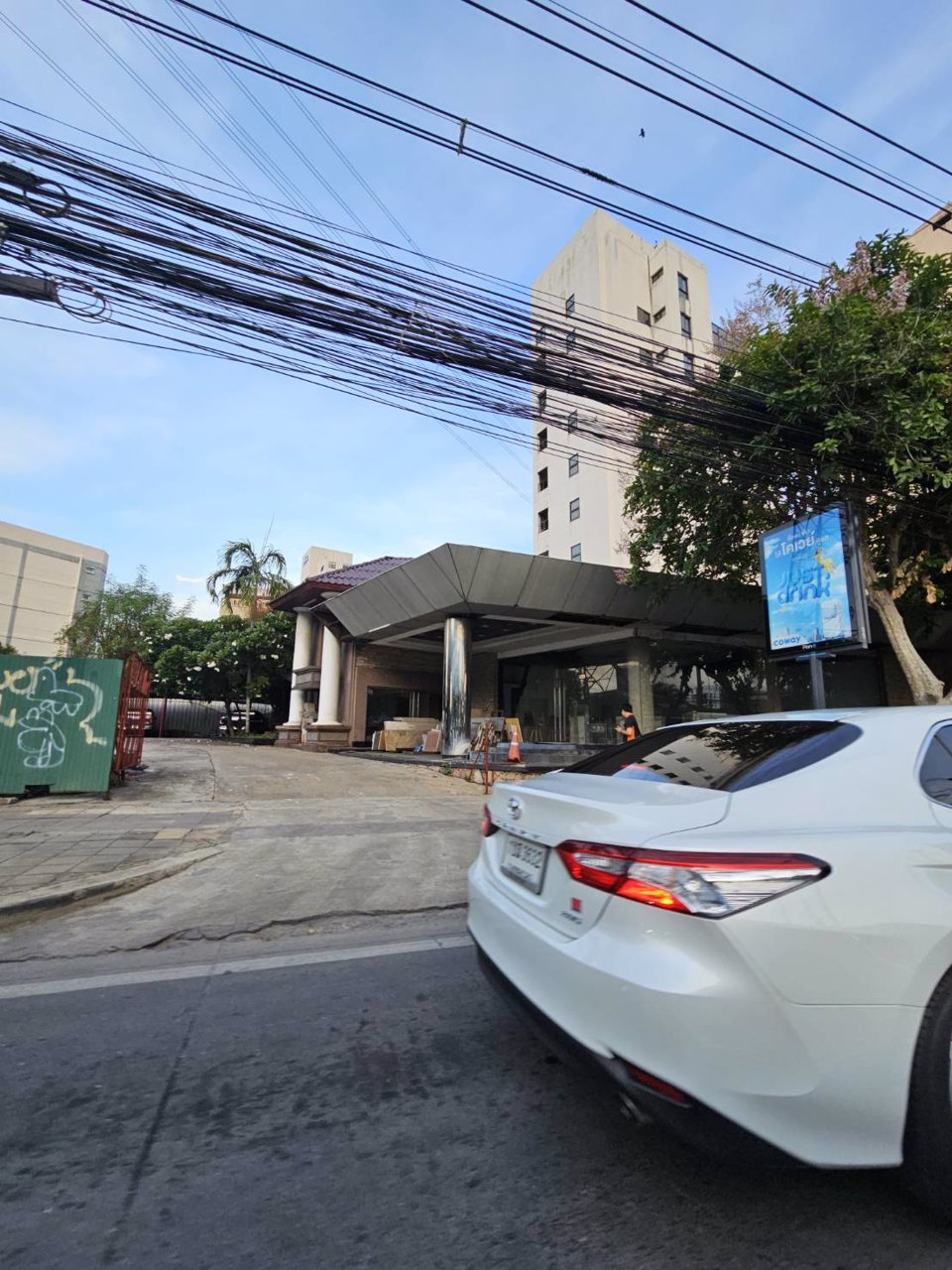 ขายที่ดินพร้อมสิ่งปลูกสร้างติดถนนรัชดาภิเษก