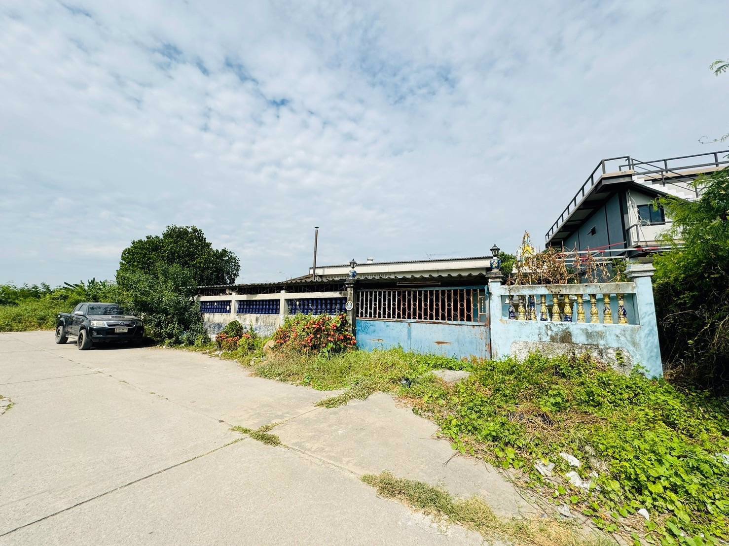 ขายที่ดินพร้อมสิ่งปลูกสร้างหลังหมู่บ้านอ่างทองธานี-กระทุ่มแบน