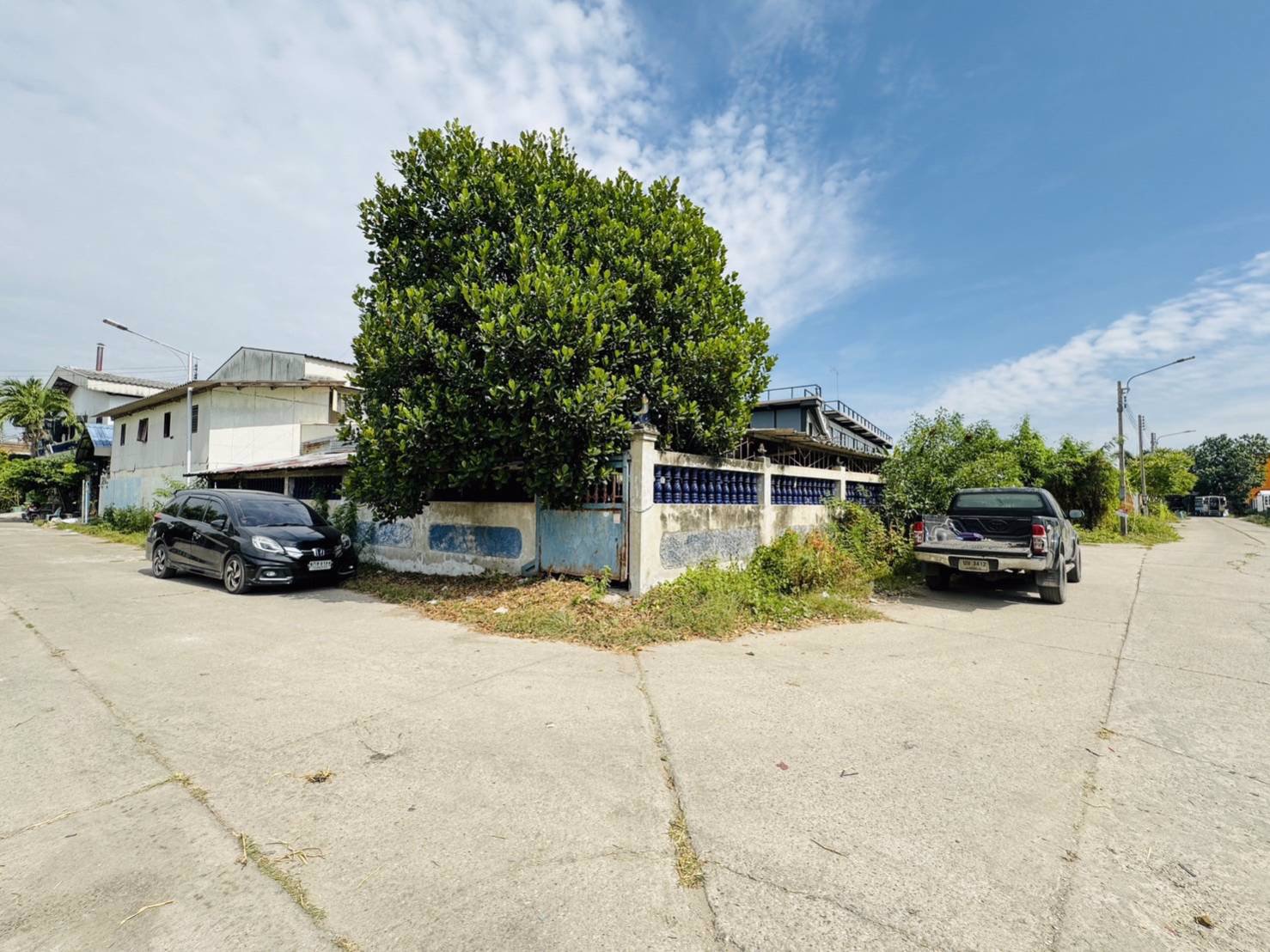 ขายที่ดินพร้อมสิ่งปลูกสร้างหลังหมู่บ้านอ่างทองธานี-กระทุ่มแบน