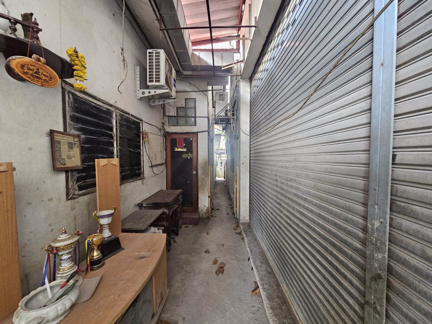 ขายที่ดินพร้อมสิ่งปลูกสร้างหลังหมู่บ้านอ่างทองธานี-กระทุ่มแบน