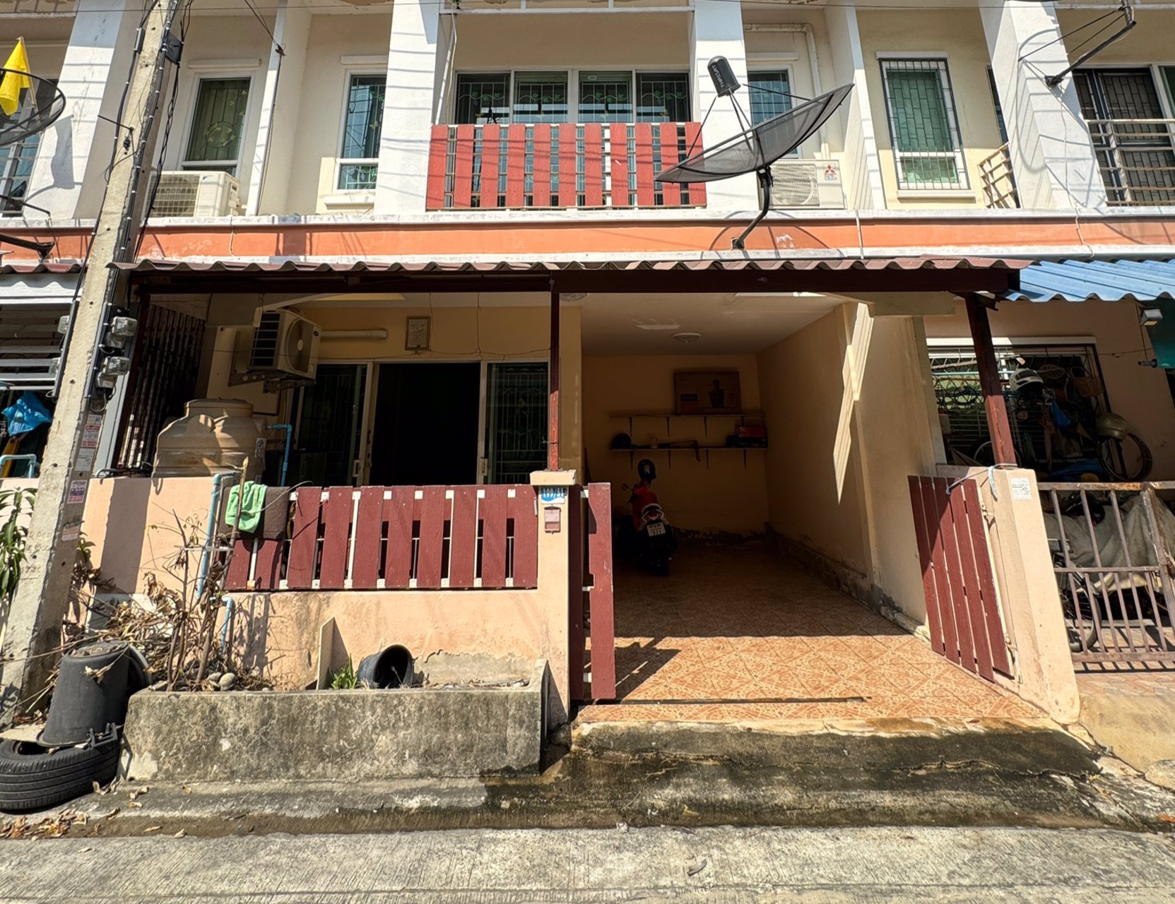 ขายทาวน์เฮ้าส์-2ชั้น-หมู่บ้านณัฐยาซอย3ค่ายกำแพงเพชร