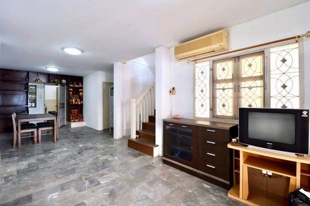 dd00008-ขายทาวน์เฮ้าส์-หมู่บ้านปิยวรารมย์-1-บางกรวยไทรน้อย-พื้นที่-22-ตรว-4-ห้องนอน-3-ห้องน้ำ