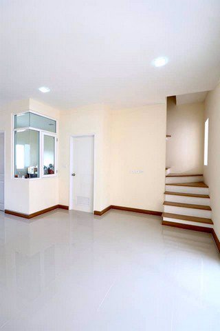 dd00006-ขายทาวน์เฮ้าส์-มบ-โกลเด้นทาวน์-ติวานนท์-งามวงศ์วาน-เนื้อที่-22-ตรว-ใกล้รถไฟฟ้าสายสีม่วง