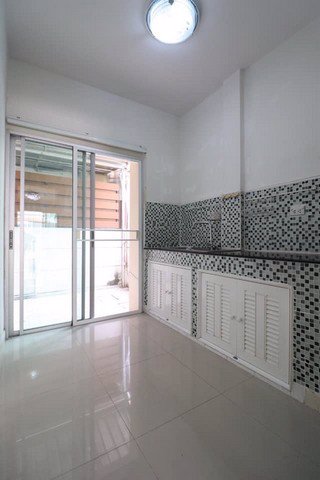 dd00015-ขายทาวน์เฮ้าส์-หมู่บ้านวิสต้า-ปาร์ค-ปากเกร็ด-พื้นที่-228-ตรว-3ชัั้น-3-นอน-3น้ำ