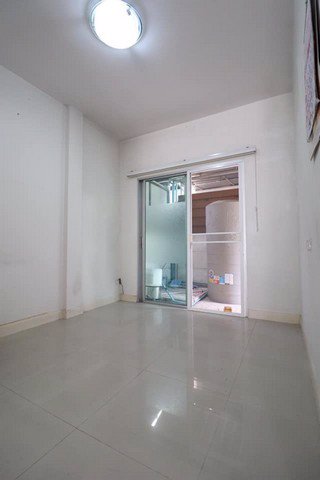 dd00015-ขายทาวน์เฮ้าส์-หมู่บ้านวิสต้า-ปาร์ค-ปากเกร็ด-พื้นที่-228-ตรว-3ชัั้น-3-นอน-3น้ำ