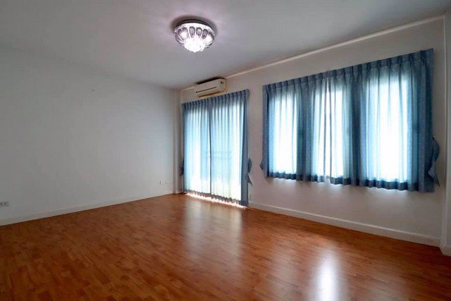 dd00015-ขายทาวน์เฮ้าส์-หมู่บ้านวิสต้า-ปาร์ค-ปากเกร็ด-พื้นที่-228-ตรว-3ชัั้น-3-นอน-3น้ำ