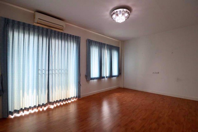 dd00015-ขายทาวน์เฮ้าส์-หมู่บ้านวิสต้า-ปาร์ค-ปากเกร็ด-พื้นที่-228-ตรว-3ชัั้น-3-นอน-3น้ำ