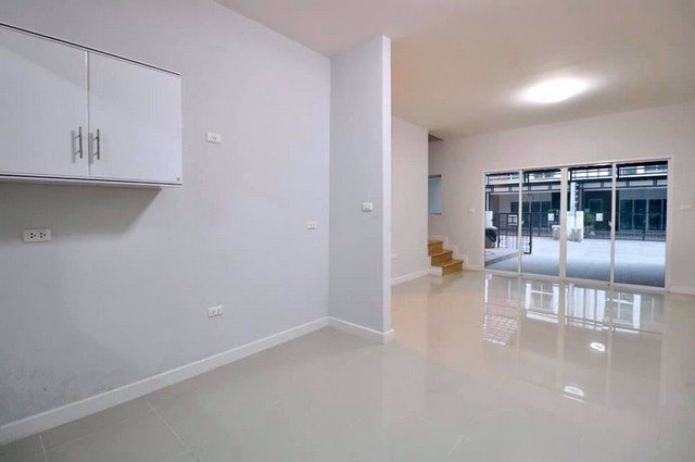 dd00013-ขายทาวน์เฮ้าส์-หมู่บ้านซิตี้เซนส์-รัตนาธิเบศร์-เลี่ยงเมืองนนท์-พื้นที่-215-ตรว-3-นอน-2-น้ำ