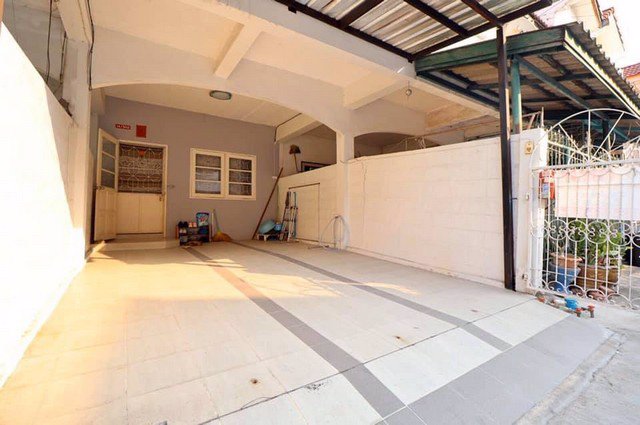 dd00012-ขายทาวน์เฮ้าวส์-หมู่บ้านบัวทองธานี-บางบัวทอง-พื้นที่-16-ตรว-2-ห้องนอน-2-ห้องน้ำ