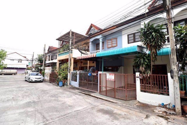 dd00018-ขายทาวน์เฮ้าส์-หมู่บ้านซื่อตรง-รัตนาธิเบศร์-พื้นที่-20-ตรว-2-ห้องนอน-2-ห้องน้ำ