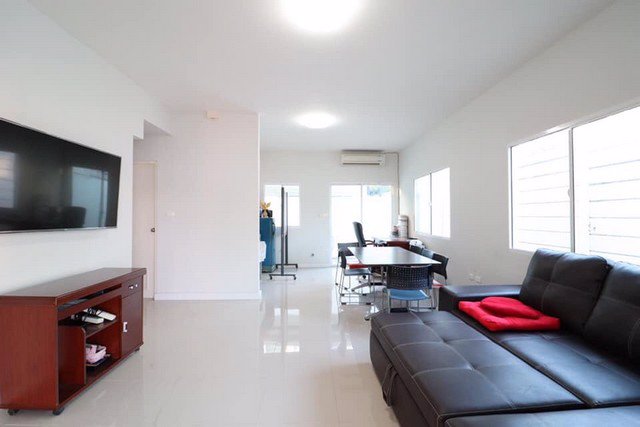 dd00027-ขายทาวน์เฮ้าส์-หมู่บ้านซิตี้เซนส์-เลี่ยงเมืองนนท์-พื้นที่-36-ตรว-3-ห้องนอน-2-ห้องน้ำ