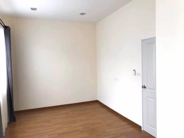 dd00032-ขายทาวน์เฮ้าส์-หมู่บ้านโกลเด้นอเวนิว-แจ้งวัฒนะ-ติวานนท์-พื้นที่-197-ตรว-3-นอน-2-น้ำ