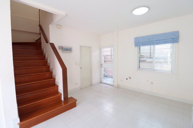 dd00037-ขายทาวน์เฮ้าส์-หมู่บ้านเดอะวิลล่า-รัตนาธิเบศร์-ราชพฤกษ์-ท่าอิฐ-พื้นที่-18-ตรว-3-นอน-2-น้ำ