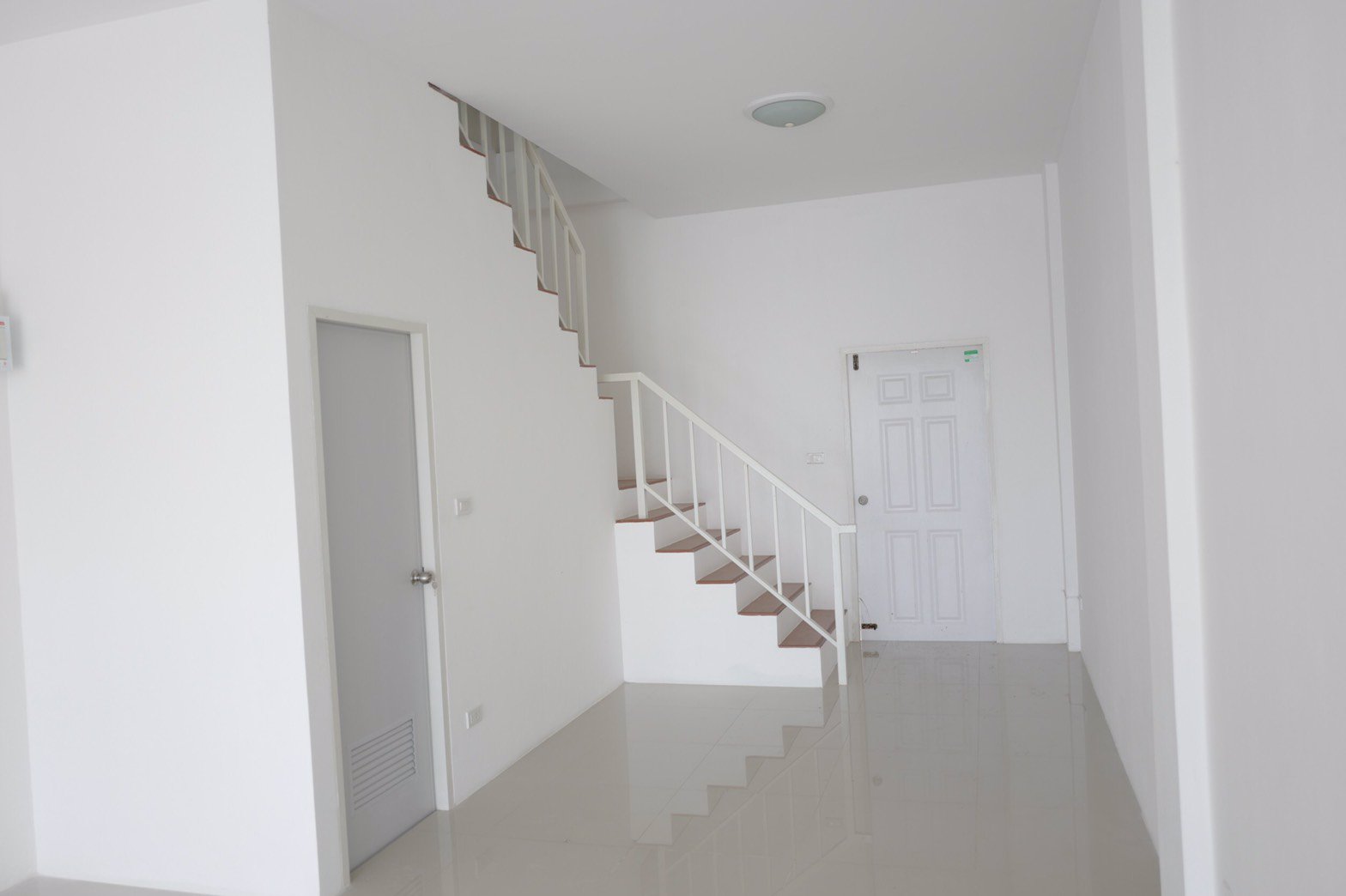 โครงการดุสิตา-อาคารพาณิชย์-3ชั้น-ทุกชั้นมีห้องน้ำ-บนถนนเพชรเกษม-เยื้องกับร้านขนมปังฝรั่งเศส-ทำเลดี