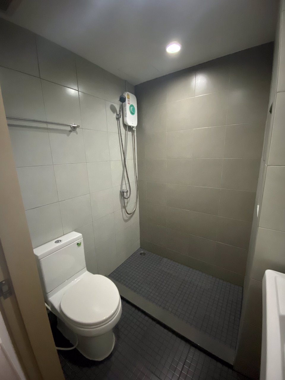 ขายคอนโด-เอลลิโอ-สุขุมวิท-64-ตึกa-ชั้น2-ห้อง-studio-ห้องมุม-