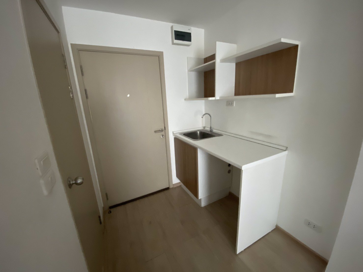 ขายคอนโด-เอลลิโอ-สุขุมวิท-64-ตึกa-ชั้น2-ห้อง-studio-ห้องมุม-