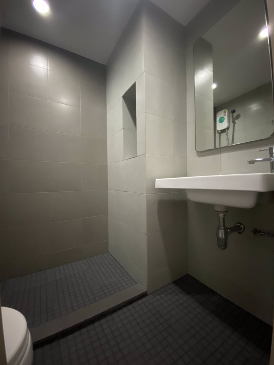 ขายคอนโด-เอลลิโอ-สุขุมวิท-64-ตึกa-ชั้น2-ห้อง-studio-ห้องมุม-