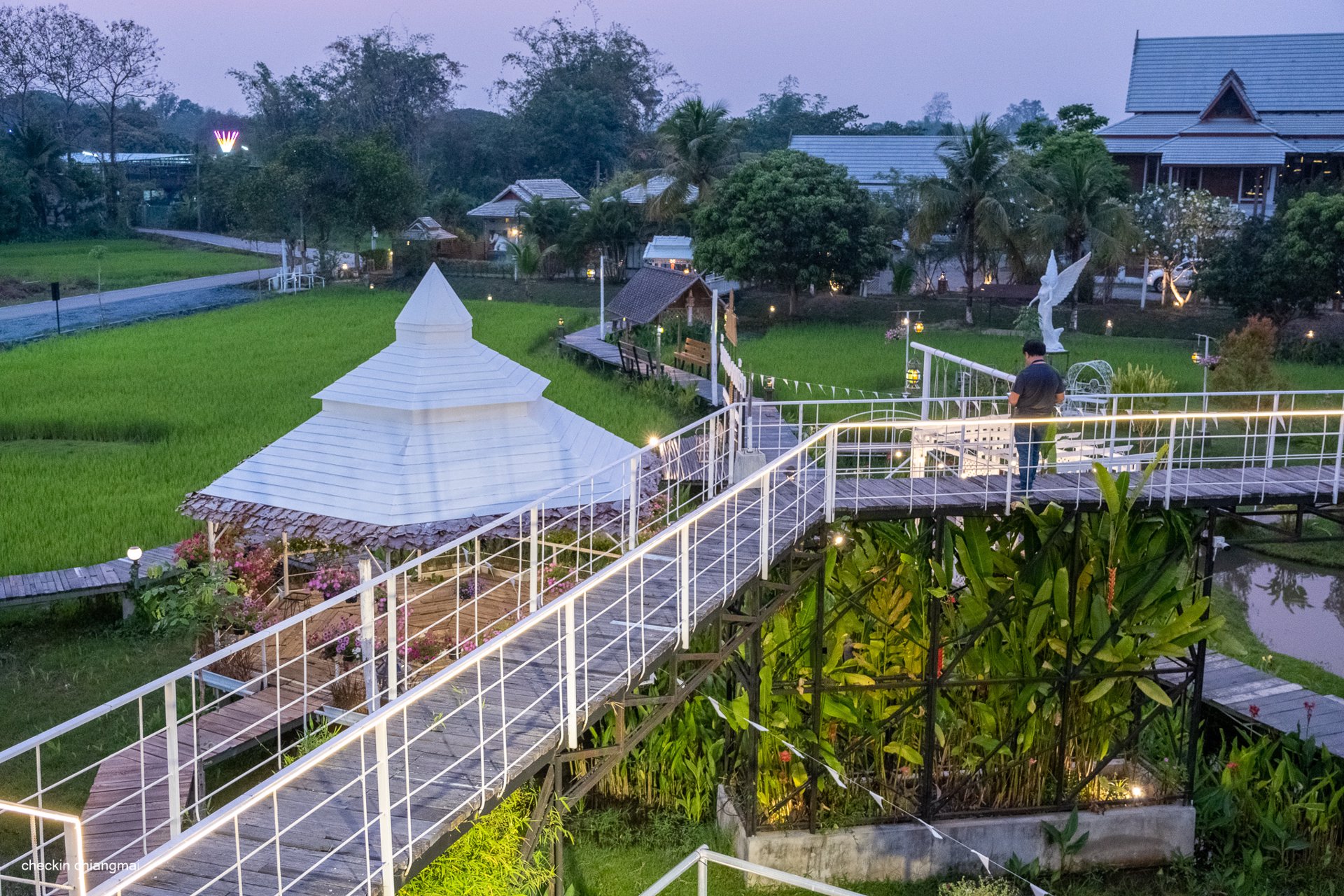 ขายด่วน-ร้องธารรวงข้าว-รีสอร์ท-เรสเตอรอง-บนพื้นที่-9-ไร่