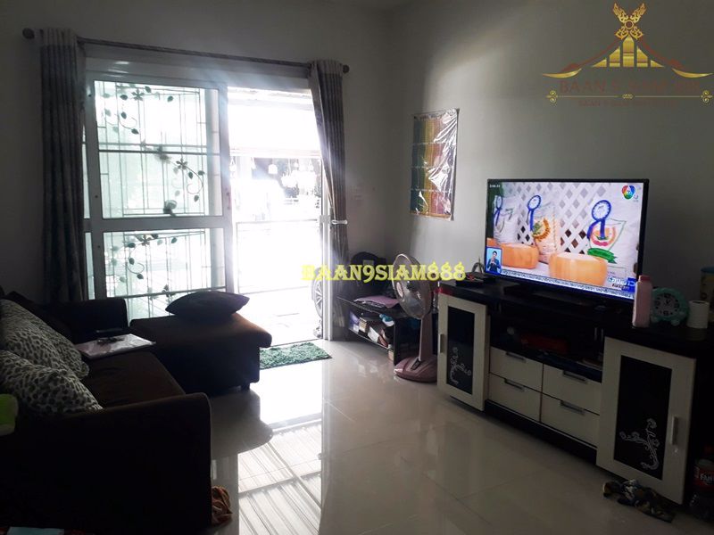 ทาวน์เฮ้าส์-2ชั้น-หมู่บ้าน-เมททาวน์