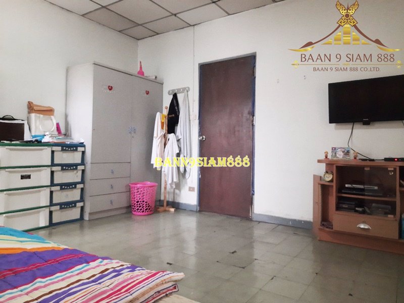 ทาวน์เฮ้าส์-หมู่บ้าน-สุวงศ์ชัย-หลังมุม