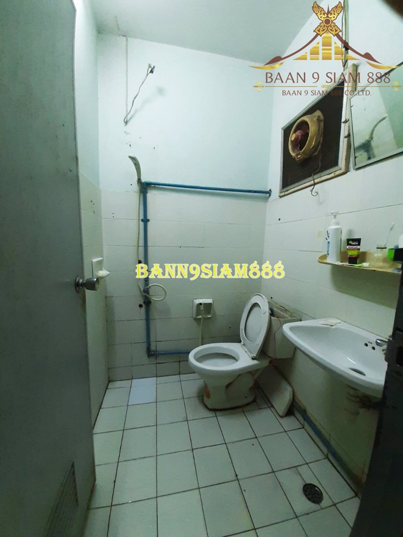 ทาวน์เฮ้าส์-หมู่บ้าน-สุวงศ์ชัย-หลังมุม