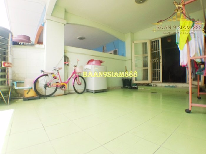 ทาวน์เฮ้าส์-หมู่บ้าน-มนวดี-เอ็กซ์คลูซีฟ