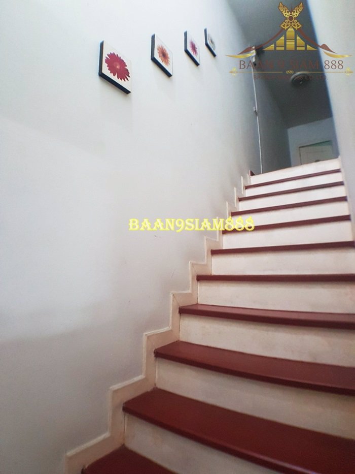 ทาวน์เฮ้าส์-หมู่บ้าน-มนวดี-เอ็กซ์คลูซีฟ