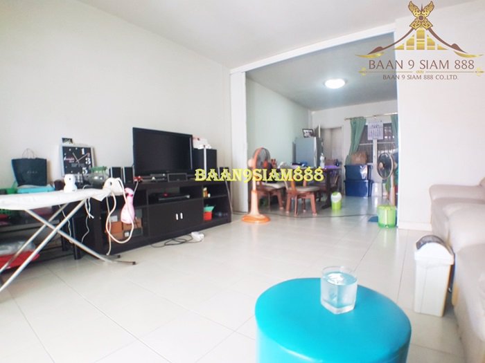 ทาวน์เฮ้าส์-หมู่บ้าน-มนวดี-เอ็กซ์คลูซีฟ