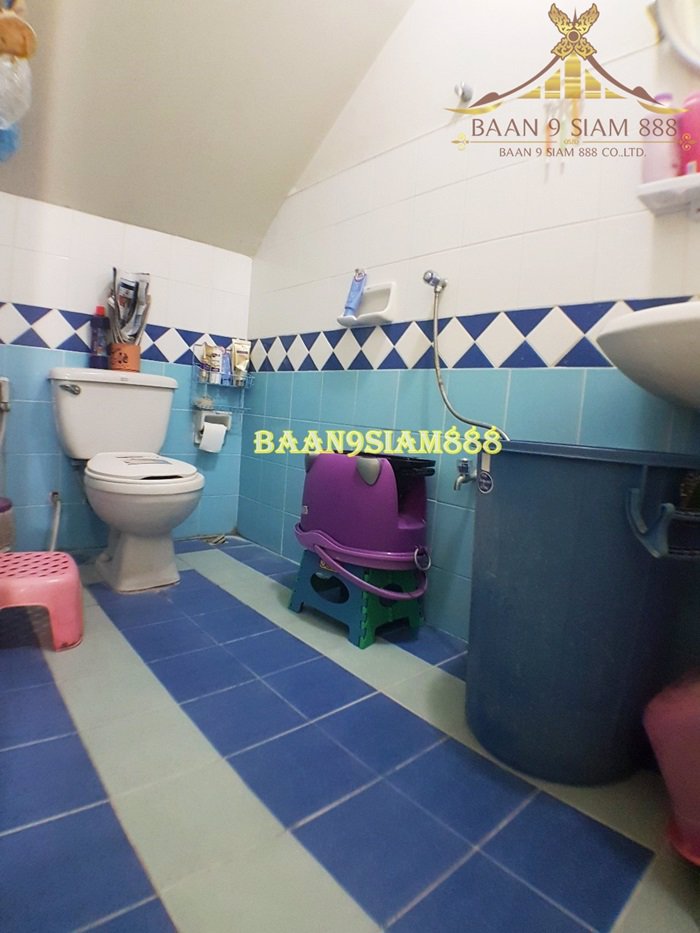 ทาวน์เฮ้าส์-หมู่บ้าน-มนวดี-เอ็กซ์คลูซีฟ