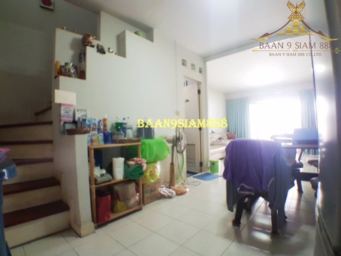 ทาวน์เฮ้าส์-หมู่บ้าน-มนวดี-เอ็กซ์คลูซีฟ