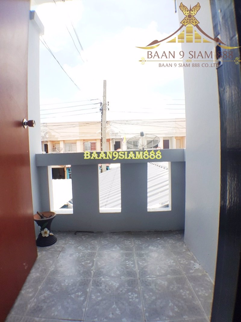 ทาวน์เฮ้าส์-หมู่บ้าน-นครทองปาร์ควิว3