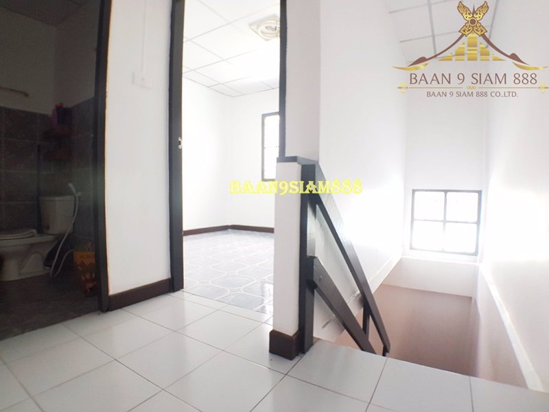 ทาวน์เฮ้าส์-หมู่บ้าน-นครทองปาร์ควิว3