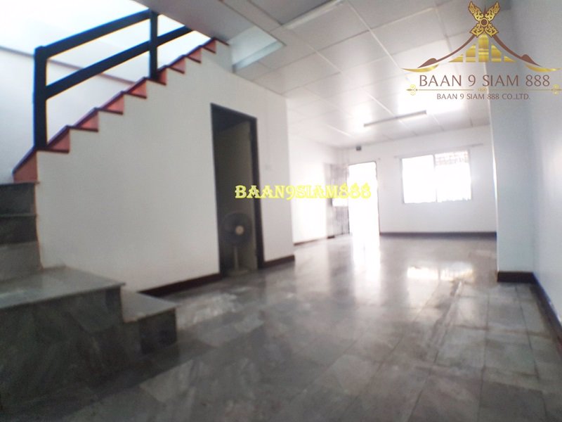 ทาวน์เฮ้าส์-หมู่บ้าน-นครทองปาร์ควิว3