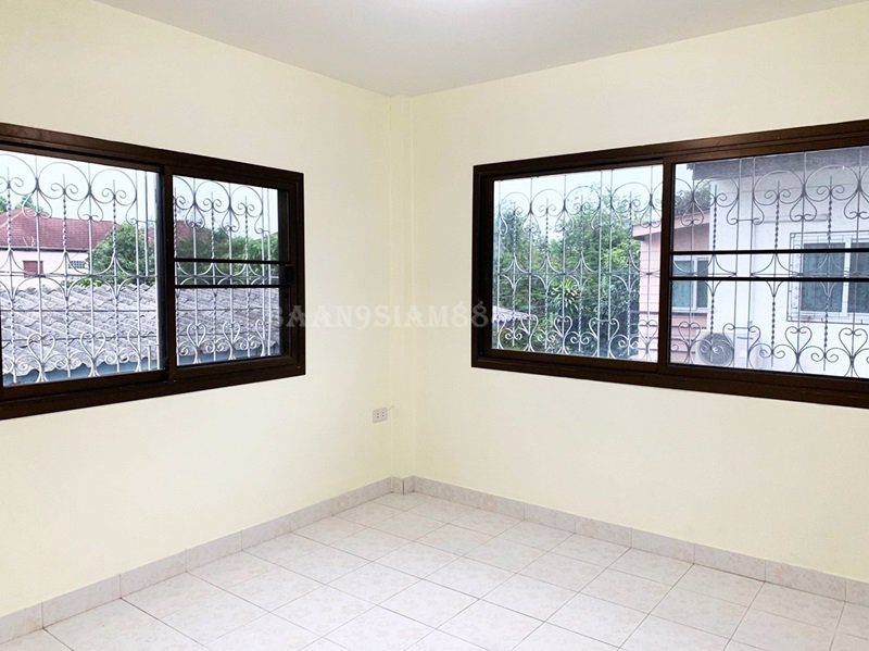 ทาวน์เฮ้าส์-แปลงมุม-หมู่บ้านกฤษติญา3-ปากเกร็ด-ใกล้เมืองทอง