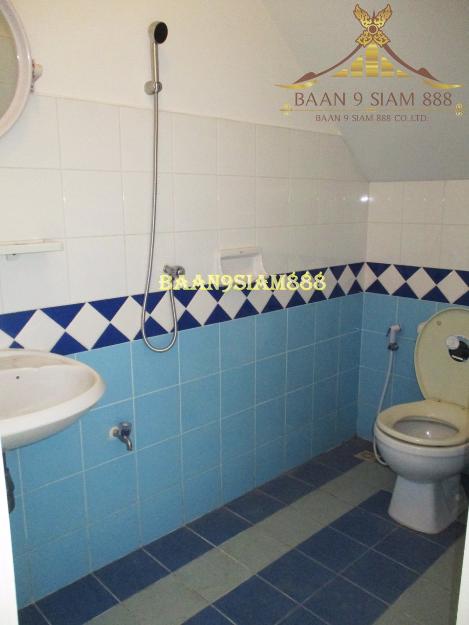 ทาวน์เฮ้าส์-หมู่บ้าน-มนวดีเอ็กซ์คลูซีฟ