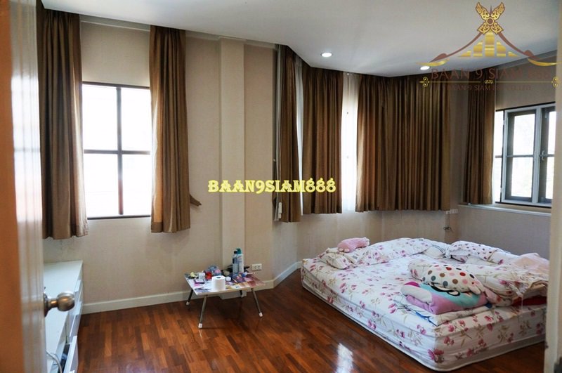 บ้านเดี่ยว-หมู่บ้าน-ลัดดารมย์-หลังริม-