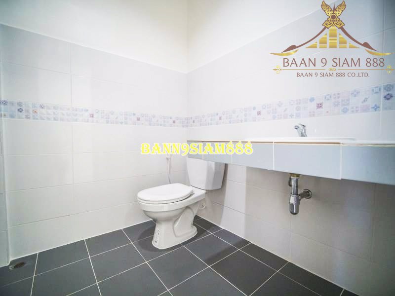 ทาวน์เฮ้าส์-หมู่บ้าน-มนวดีพาร์ค-ต้นซอยวัดลาดปลาดุก