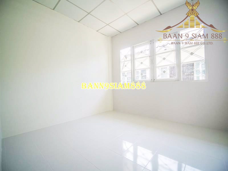 ทาวน์เฮ้าส์-หมู่บ้าน-มนวดีพาร์ค-ต้นซอยวัดลาดปลาดุก